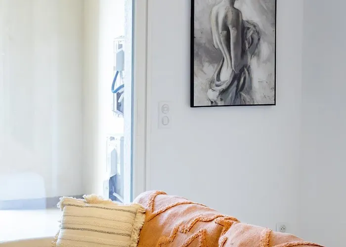 Neuf Avec Terrasse Апартаменты *
