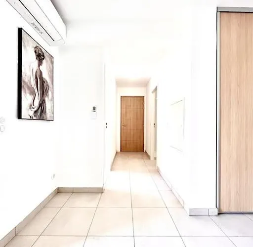 Neuf Avec Terrasse 圣弗洛朗